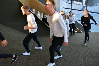 Theaterperformance "Fatzer ± Hyperion" in der "sozialen Landschaft" von Snøhetta