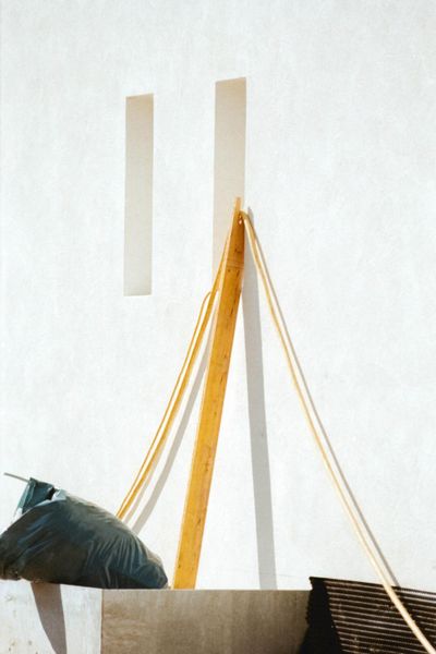 Krater Fajan, Installation „Viel TamTam um Nichts“,  Symbolbild