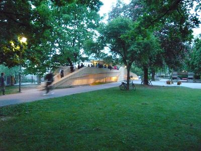 Architektur in Bewegung – Ausklang der Architekturtage 2008 auf der Uferplattform im Walther-Park Foto © aut. architektur und tirol