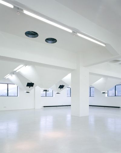 Seminarraum des Archiv für Baukunst mit den ehemaligen Malzsilo-Ausläufen; Foto: Lukas Schaller