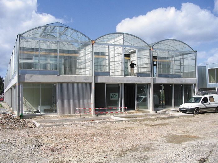 Wohnbau von Anne Lacaton & Jean Philippe Vassal
während der Bauzeit, Sommer 2004