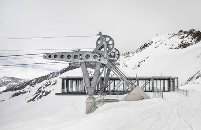 Anerkennung des Landes Tirol für Neues Bauen 2020: Falginjochbahn, Kaunertal, 2019 (Architektur: Baumschlager Hutter Partners)
