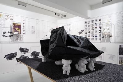 Blick in die Ausstellung „Snøhetta: Relations“ im aut, „A House to Die in“