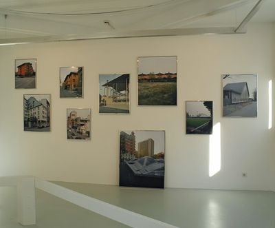 Blick in die Ausstellung im aut – Raum 2: 27 Projekte entlang der Themen Oberfläche, Materialität, Farbe, Fassaden und Dächer, 
Bildnachweis: © Werner Feiersinger