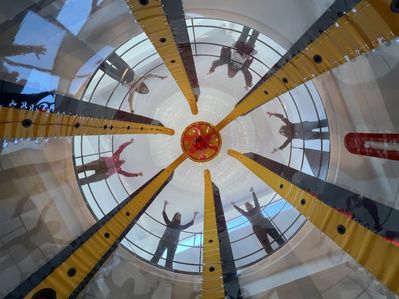 Volumen "Tonlift" des Architekten, Ingenieurs und Künstlers Hans-Walter Müller für seine Ausstellung "Ich habe die Schwerkraft schon verlassen", 2022