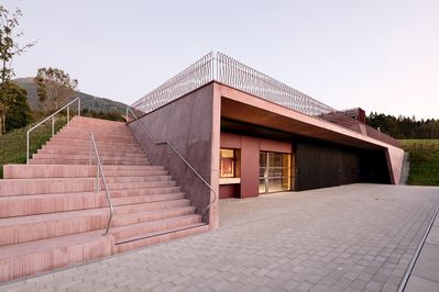 Sportanlage Zimmerwiese, Innsbruck-Igls, 2021 – 2023 (Architektur: ao-architekten)