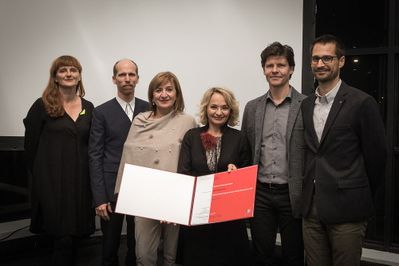 Lobende Erwähnung für das Dolomitenbad Lienz von Machné und Glanzl Architekten