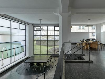 Blick in die Ausstelllung "Widerstand und Wandel. Über die 1970er-Jahre in Tirol" im aut