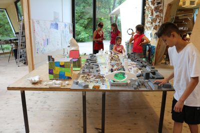 "Ich seh', ich seh', was du nicht siehst!" Eine Stadtteilführung von Kindern für Kinder – Einführung im bilding