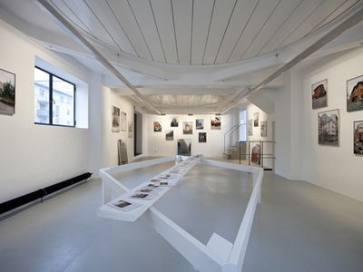 Blick in die Ausstellung "Italomodern" im aut