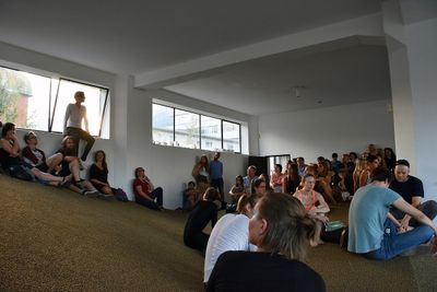 Theaterperformance "Fatzer ± Hyperion" in der "sozialen Landschaft" von Snøhetta