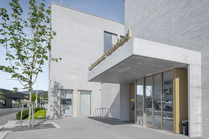 Wohn- und Geschäftshaus Akzent, Sulz (Marte.Marte) mit StoVentec R, StoSignature, StoColor Dryonic, StoColor Metallic