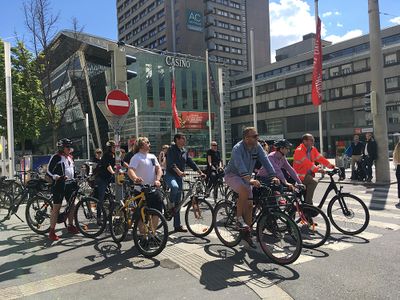 "Vom Regentropfen zur Kläranlage" - IKB-Fahrrad-Tour zu Orten der Energie und Versorgung